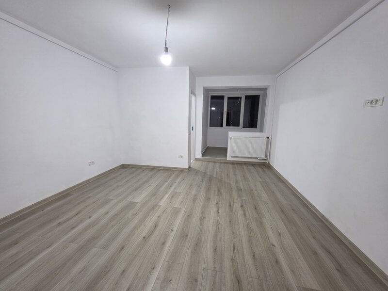 Dristor, chiar la gura de metrou, 5 minute mall Park Lake si parc IOR