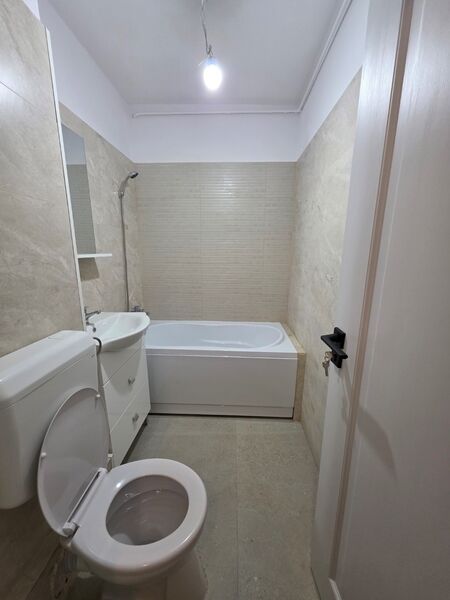 Dristor, chiar la gura de metrou, 5 minute mall Park Lake si parc IOR