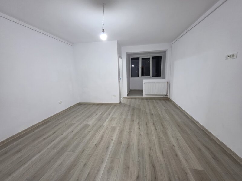 Dristor, chiar la gura de metrou, 5 minute mall Park Lake si parc IOR